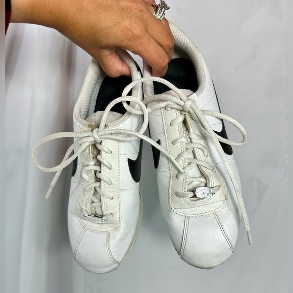 Nike Cortez classic black and white sneakers size 7 - Picture 5 of 9